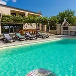 House With Pool Poli Stare Nuoni