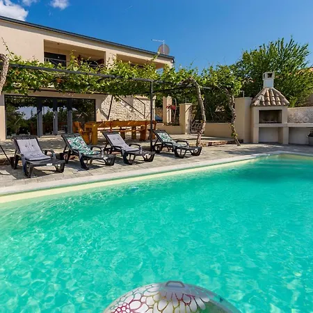 House With Pool Poli Stare Nuoni