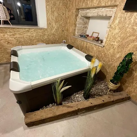 Vikendica House With Pool Poli Stare Nuoni Zminj