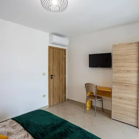 House With Pool Poli Stare Nuoni