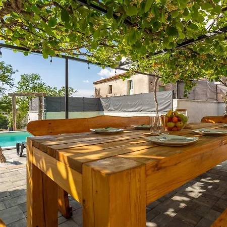 House With Pool Poli Stare Nuoni Feriehus