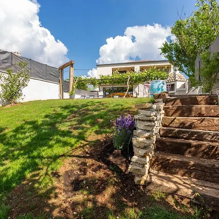 Feriehus House With Pool Poli Stare Nuoni *