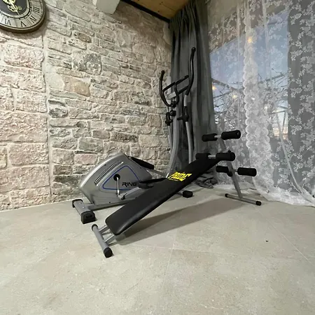 Feriehus House With Pool Poli Stare Nuoni