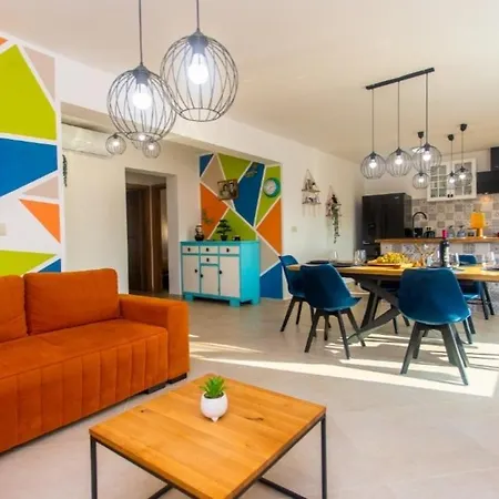 House With Pool Poli Stare Nuoni